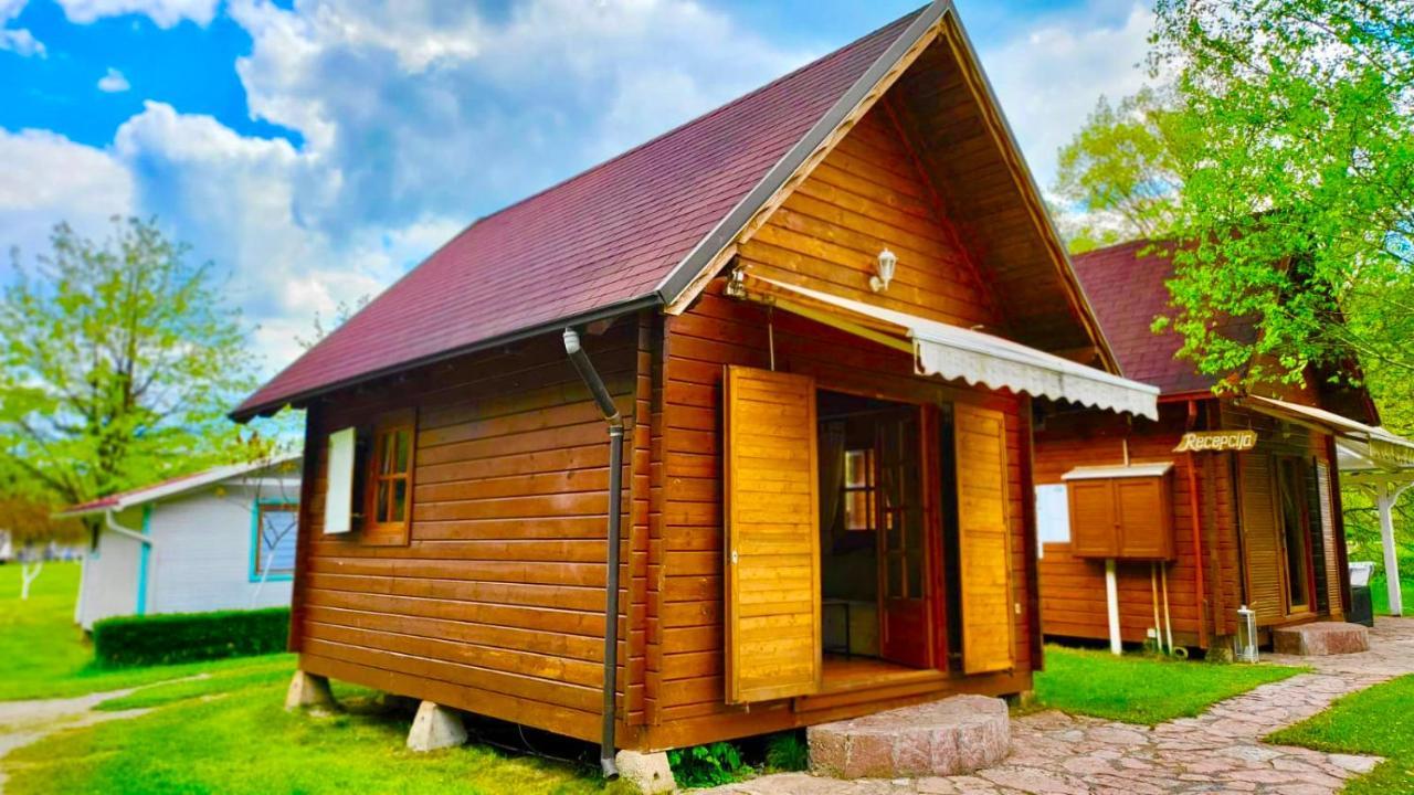 Una Kamp Hotel Bosanska Krupa Buitenkant foto