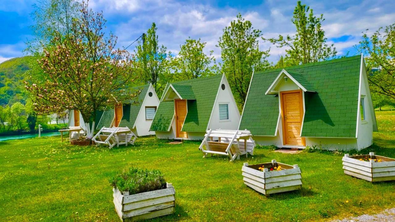Una Kamp Hotel Bosanska Krupa Buitenkant foto
