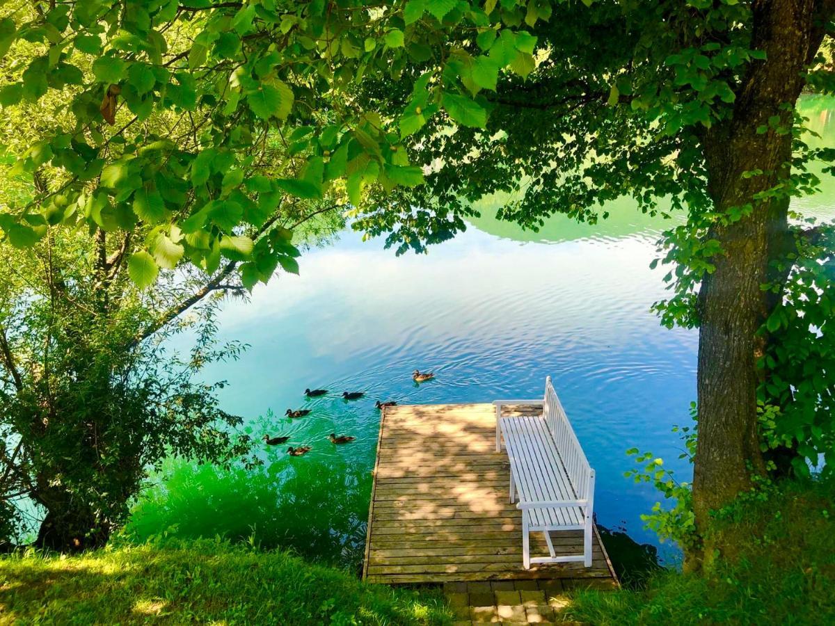 Una Kamp Hotel Bosanska Krupa Buitenkant foto