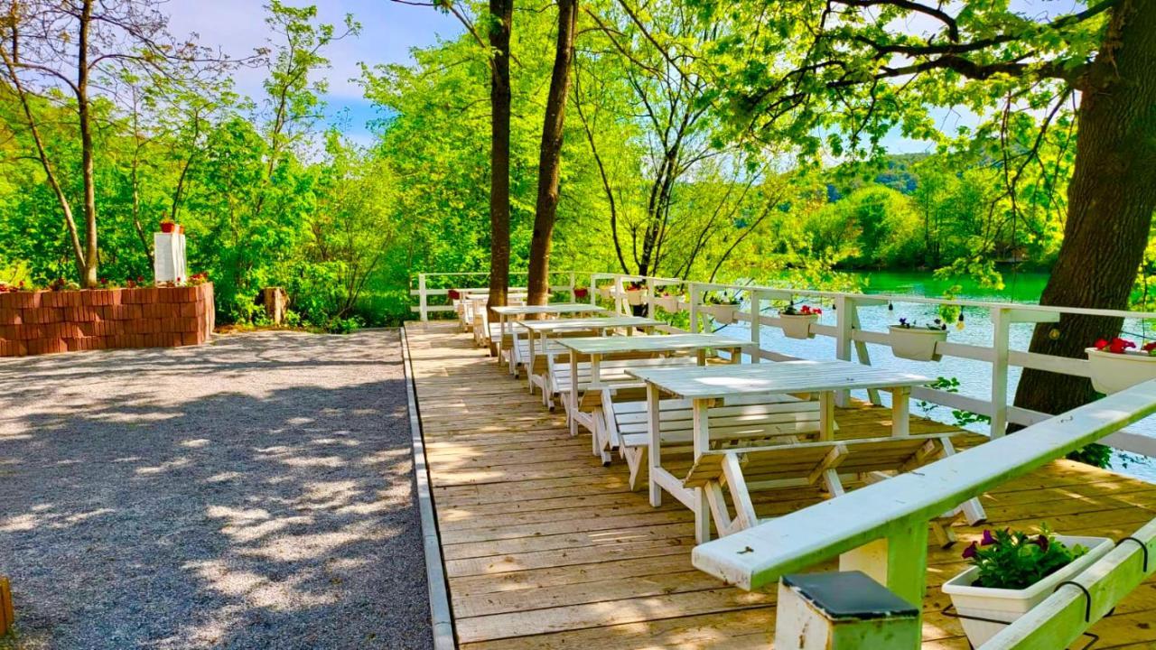 Una Kamp Hotel Bosanska Krupa Buitenkant foto