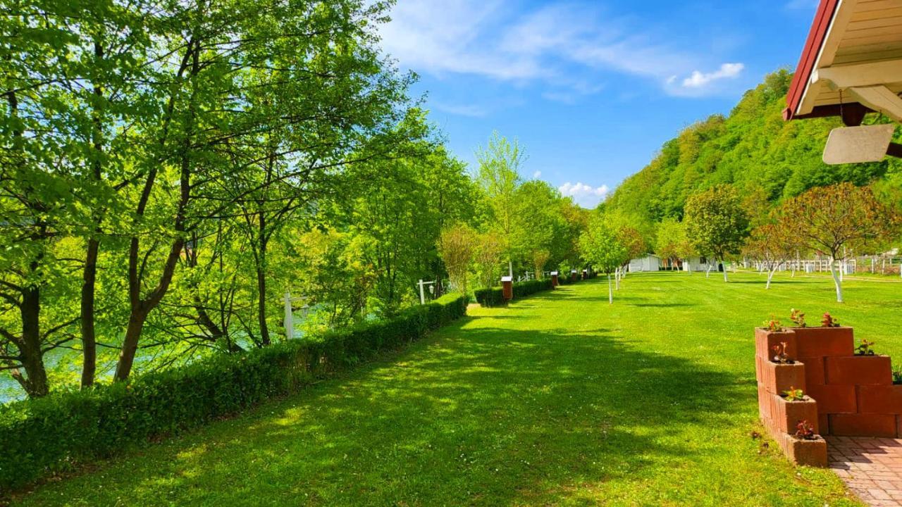 Una Kamp Hotel Bosanska Krupa Buitenkant foto
